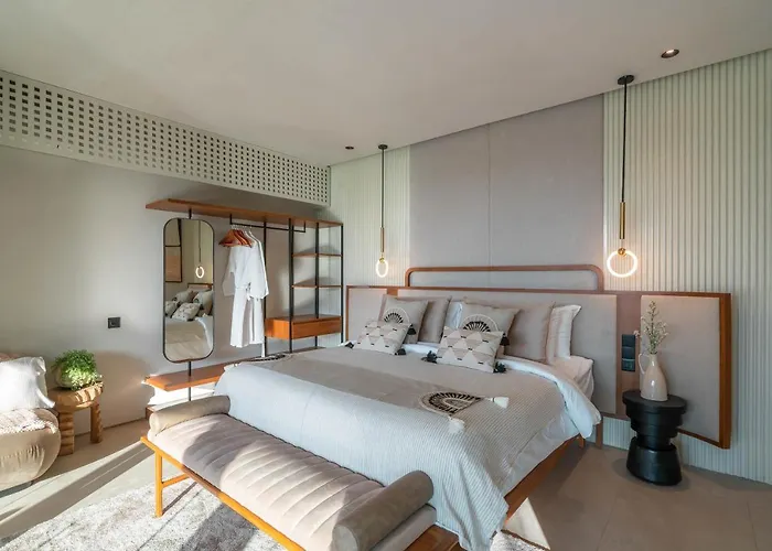 Villa Coco Bay - Iconic 8br Tropical Next To The Canggu (Bali)