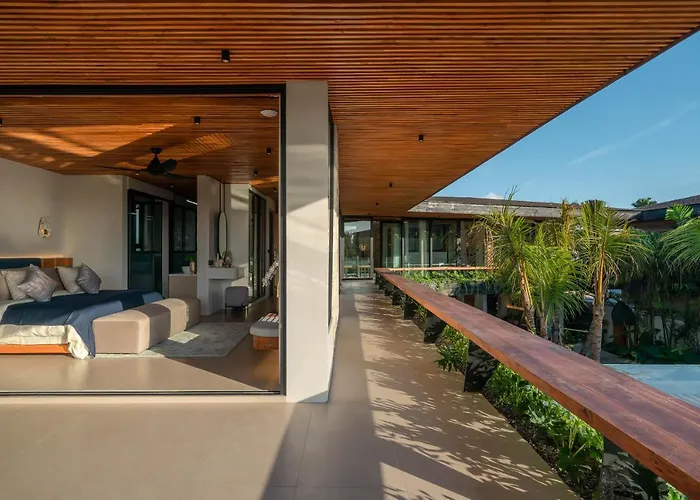 Coco Bay - Iconic 8br Tropical Next To The * Canggu (Bali)