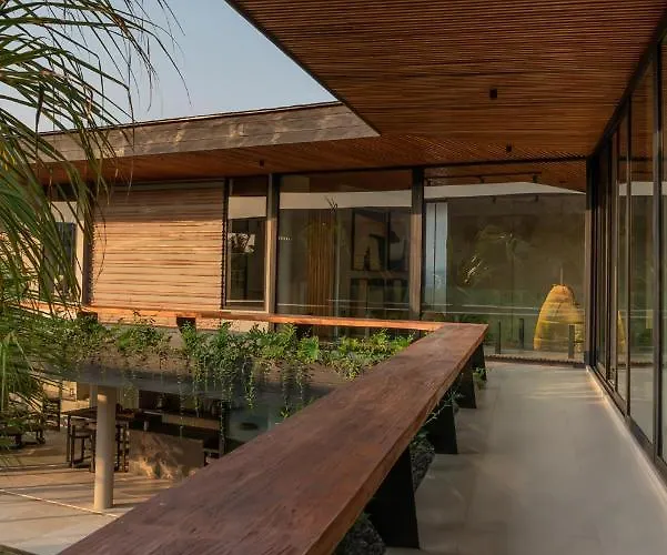 Coco Bay - Iconic 8br Tropical Next To The * Canggu (Bali)