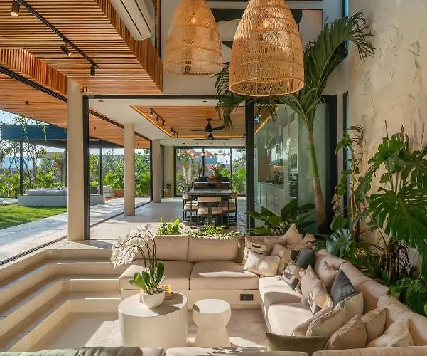 Coco Bay - Iconic 8br Tropical Next To The