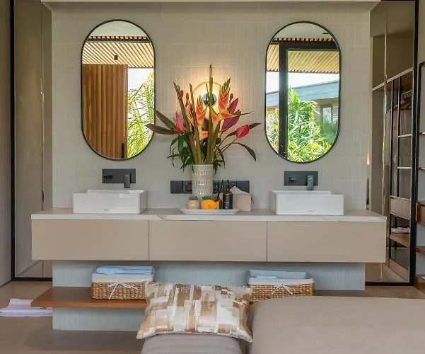 Coco Bay - Iconic 8br Tropical Next To The Canggu (Bali)