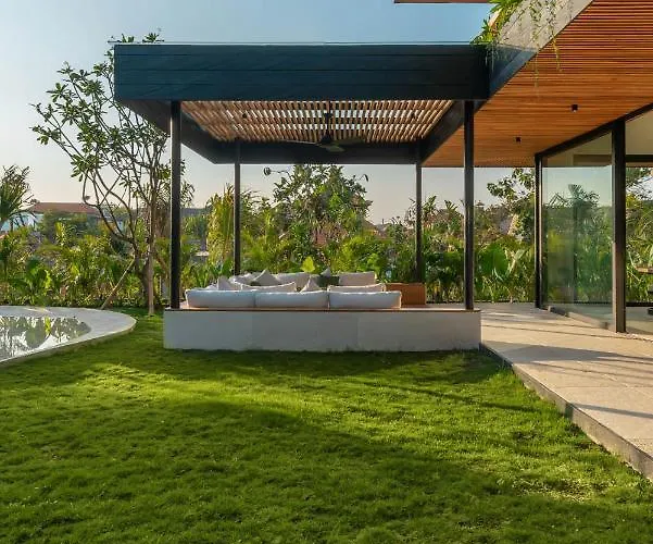 Coco Bay - Iconic 8br Tropical Next To The Canggu (Bali)