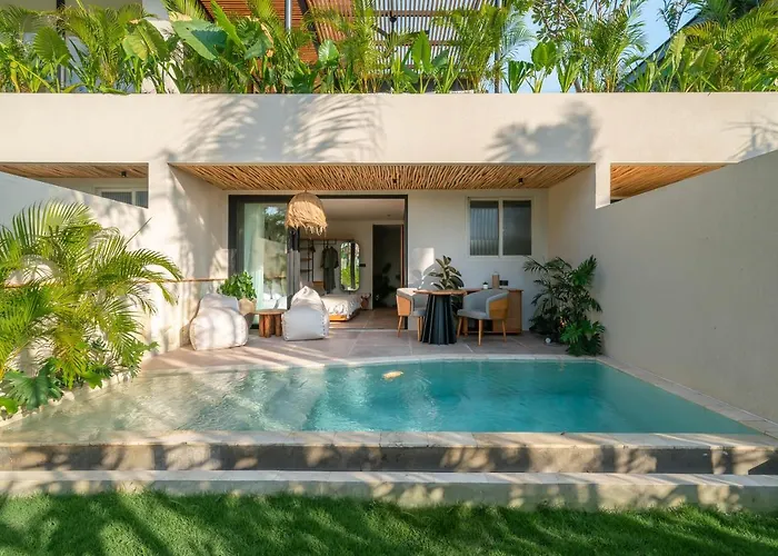 Villa Coco Bay - Iconic 8br Tropical Next To The Canggu (Bali)