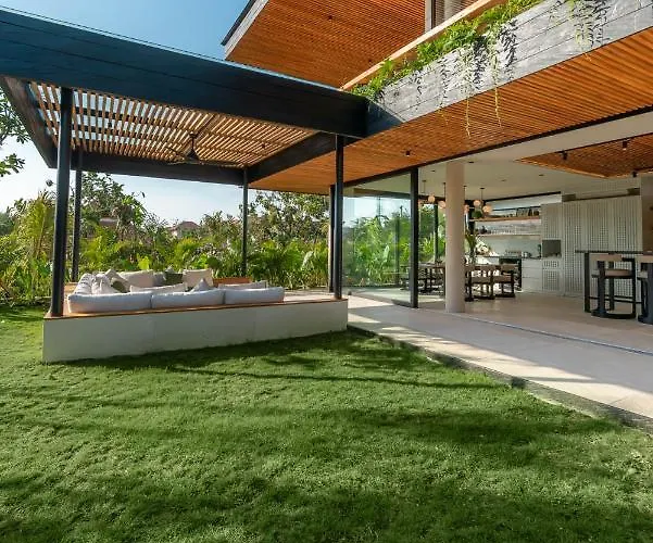 Coco Bay - Iconic 8br Tropical Next To The Villa Canggu (Bali)