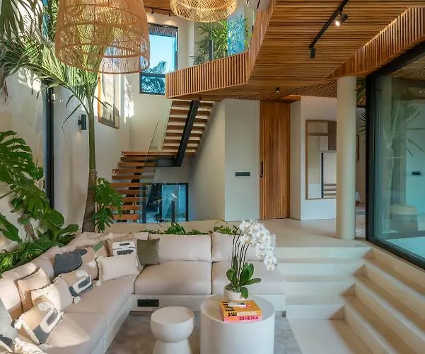 Coco Bay - Iconic 8br Tropical Next To The Villa