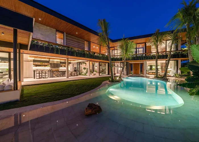 Villa Coco Bay - Iconic 8br Tropical Next To The