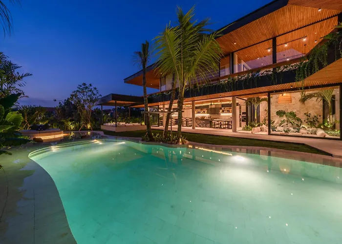 Coco Bay - Iconic 8br Tropical Next To The Villa Canggu (Bali)