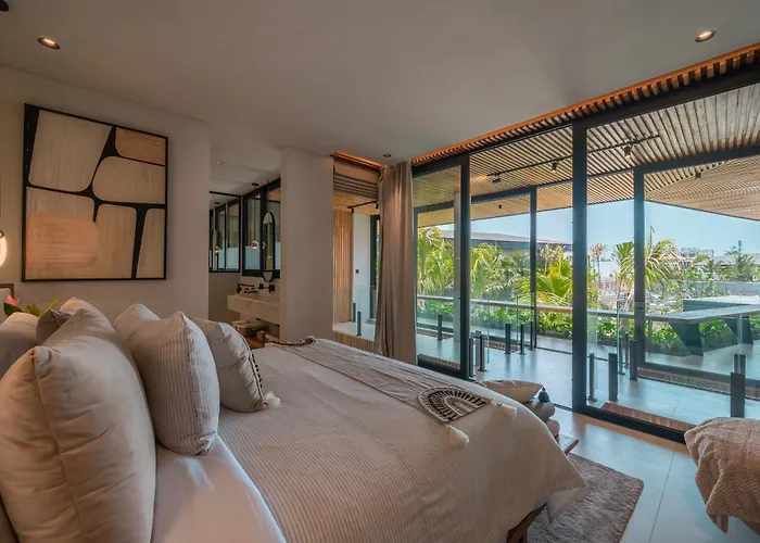 Coco Bay - Iconic 8br Tropical Next To The Villa *