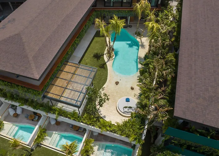 Coco Bay - Iconic 8br Tropical Next To The Canggu (Bali)