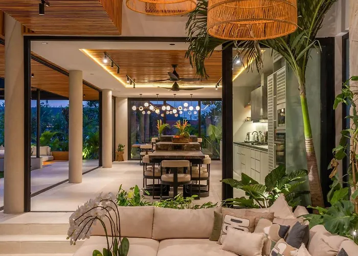 Coco Bay - Iconic 8br Tropical Next To The Canggu (Bali)