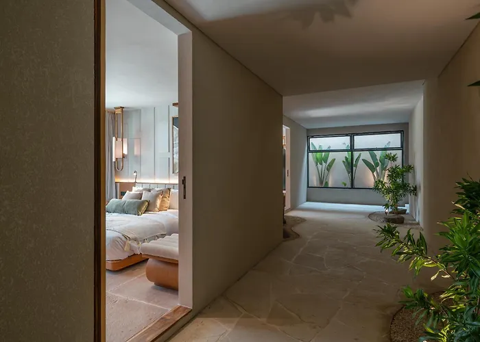 Villa Coco Bay - Iconic 8br Tropical Next To The *