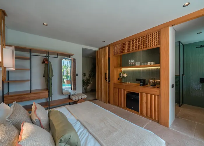 Coco Bay - Iconic 8br Tropical Next To The