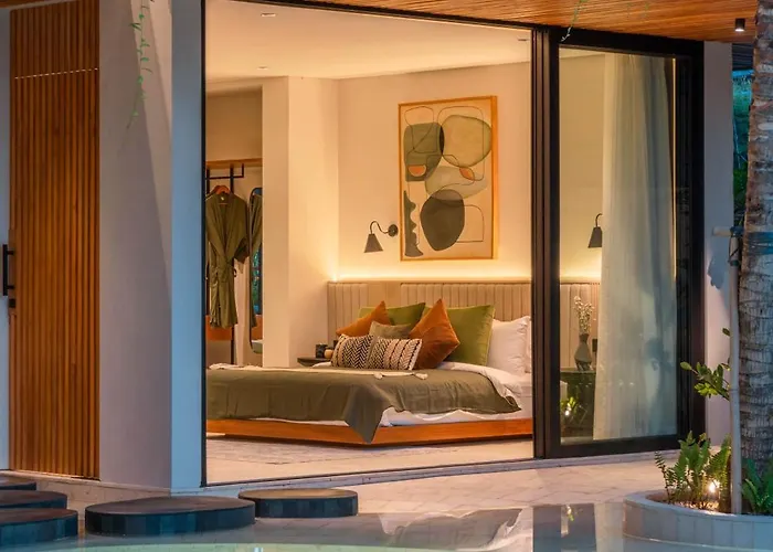 Villa Coco Bay - Iconic 8br Tropical Next To The Canggu (Bali)
