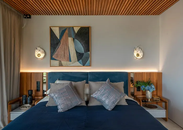 Coco Bay - Iconic 8br Tropical Next To The Villa