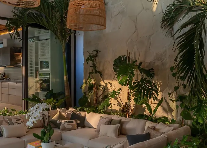 Coco Bay - Iconic 8br Tropical Next To The Canggu (Bali)
