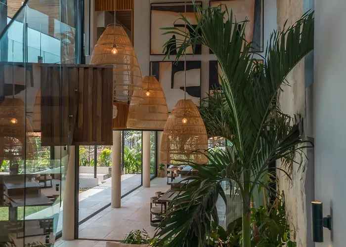 Coco Bay - Iconic 8br Tropical Next To The