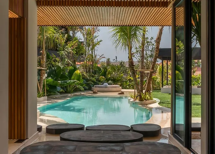 Villa Coco Bay - Iconic 8br Tropical Next To The *
