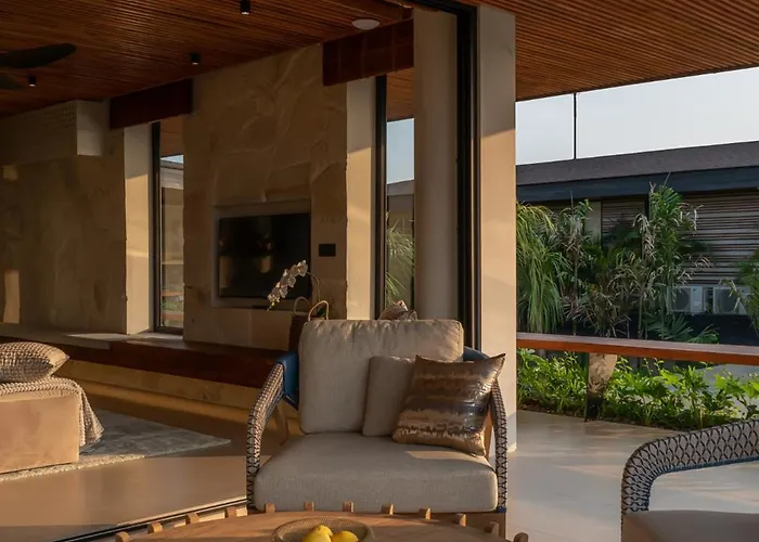 Villa Coco Bay - Iconic 8br Tropical Next To The Canggu (Bali)