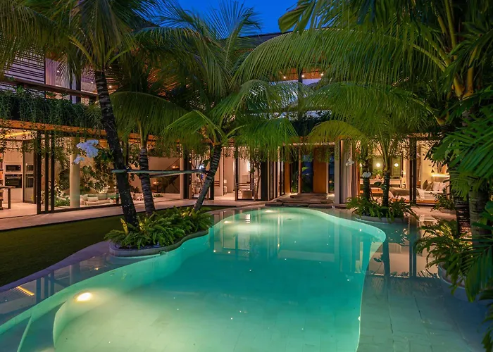 Villa Coco Bay - Iconic 8br Tropical Next To The